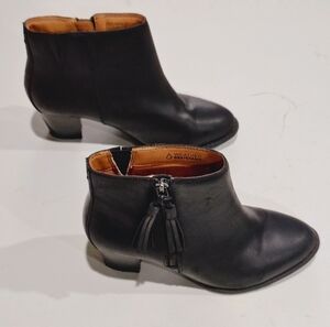 Vionic Black Ankle Booties with Tassel Zipper Water Resistant  Size 7.5